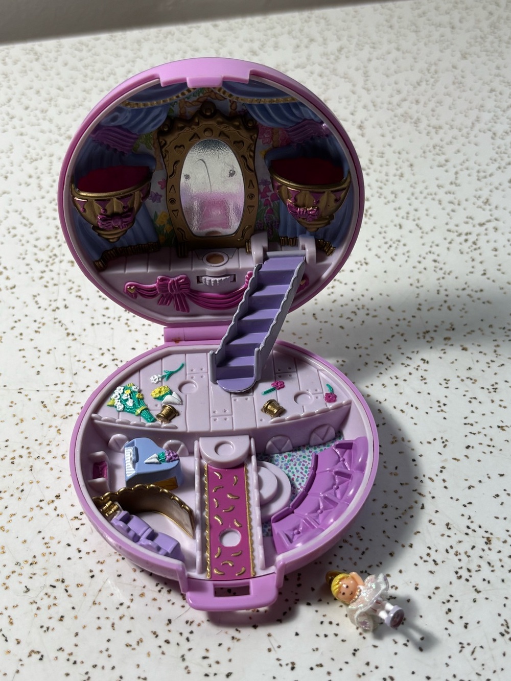 Vintage 1993 Bluebird Polly Pocket Grand Ballet Theatre compact with ballerina
